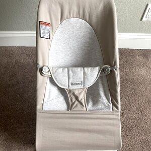 LIKE NEW - BabyBJORN Bouncer Balance Soft, Cotton/Jersey, Beige/Grey.